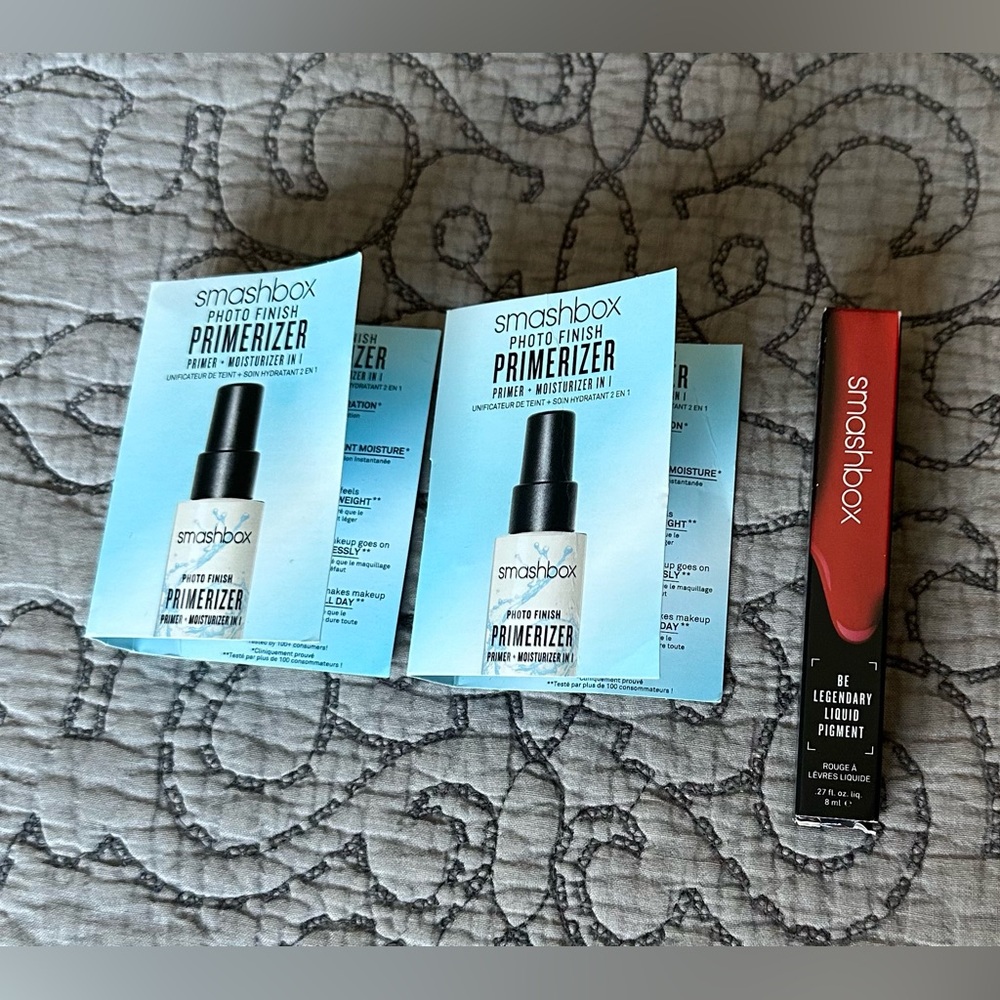✅ 3 for $25 or purchase seperately - New in Packaging Smashbox Bundle